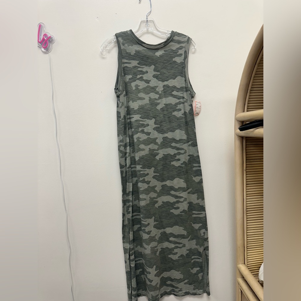 Universal Thread Green Camo Sleeveless Dress